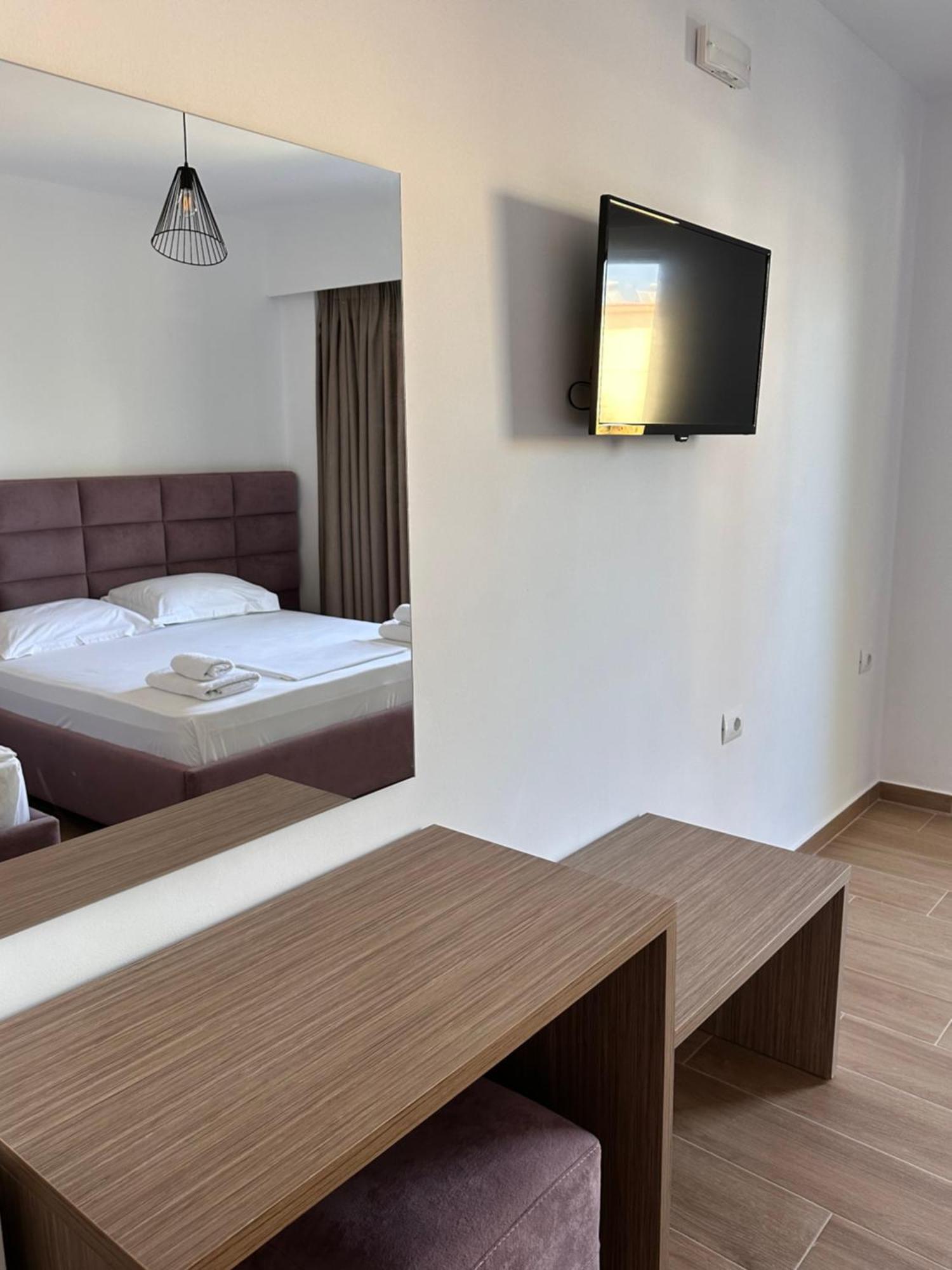 J&B Hotel Ksamil Eksteriør billede